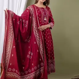 TOP 2 BOTTOM Women Floral Printed Regular Kurta with Trousers & With Dupatta image 1