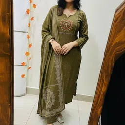 GoSriKi Women Printed Regular Kurta with Trousers & With Dupatta-picture-32