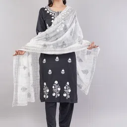 JIDI FASHION Floral Embroidered Round Neck Kurta With Trousers & Dupatta-image-72