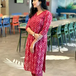 GoSriKi Ethnic Motifs Printed Straight Kurta With Trousers image 3