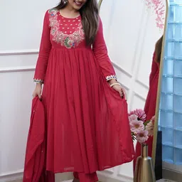 GLOSIA DESIGN Floral Embroidered Empire Thread Work Kurta With Trousers & Dupatta image 2