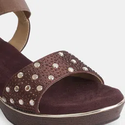 AIWIE Women Embellished Block Sandals image 5