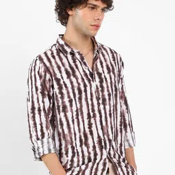Campus Sutra Men Comfort Opaque Striped Casual Shirt image 3