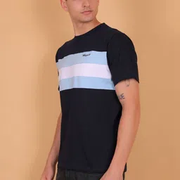MAGNETO Men Colourblocked T-shirt image 3