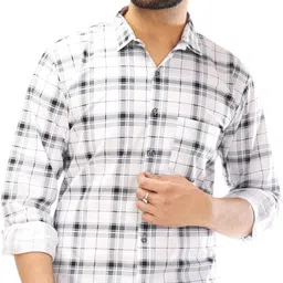 tanip Men Slim Fit Checkered Spread Collar Casual Shirt image 4