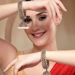 KARATCART Set Of 2 Gold-Plated Stone-Studded & Beaded Jhumka Bangles image 4