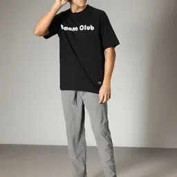 Banana Club Men Relaxed Regular Fit Mid-Rise Corduroy Trousers image 4