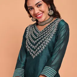 DISHWA FASHION Women Ethnic Motifs Embroidered Regular Chanderi Silk Kurta with Trousers & With Dupatta image 2