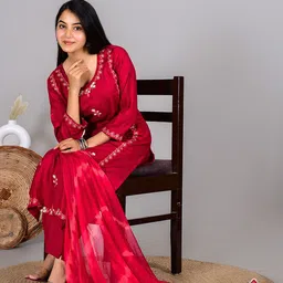 Toflei Women Floral Printed Kurta with Trousers & Dupatta image 4