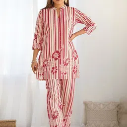 Skylee Pop Women Floral Printed Regular Kurta with Trousers image 5