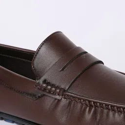 Buckaroo Men Slip-On Lightweight Loafers image 2