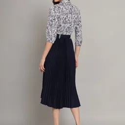 Raiyani Enterprise Women Floral Printed Fit & Flare Midi Dress image 4