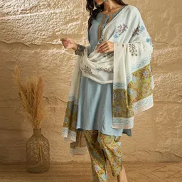 House of Pataudi Women Solid Kurta with Trousers & Dupatta image 3