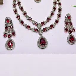 VATSALYA creation Alloy Gold- plated Maroon Jewellery Set image 3