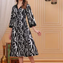 OH MI DIOS Women Print Crepe A-Line Midi Dress image 5