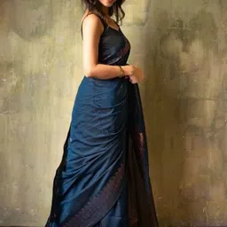 you shop we ship Ethnic Motifs Zari Silk Blend Handloom Saree image 3