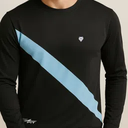 Body Mechanics Men Colourblocked T-shirt image 2