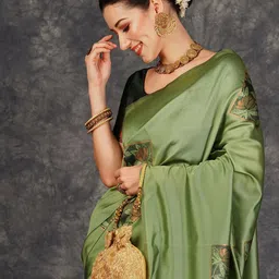 DIVASTRI Woven Design Silk Blend Banarasi Saree image 5