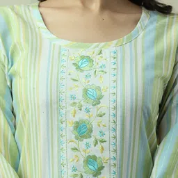 AUZAAI COLLECTION Pack Of 2 Ethnic Motifs Embroidered Thread Work Pure Cotton Kurtas image 4