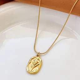 Designs & You Gold-Plated Floral Shaped Pendant With Chain image 1