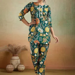 Women Basket Floral Printed Pure Cotton Round Neck Straight Kurta With Trousers-picture-43