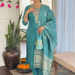 TWINS LADY Women Floral Embroidered Regular Thread Work Kurta Trousers With Dupatta-picture-39