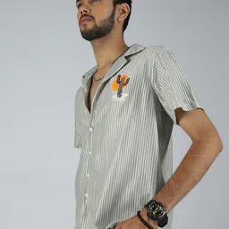 NEVER NEUD Men Relaxed Opaque Striped Casual Shirt image 4
