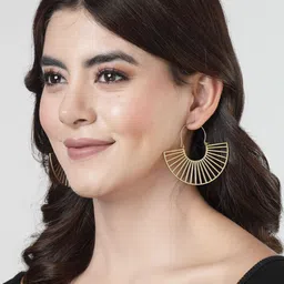 DressBerry Gold-Plated Contemporary Hoop Earrings image 3