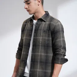 HIGHLANDER Men Spread Collar Checked Casual Shirt image 5