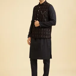 Manyavar Floral Embroidered Sequinned Velvet Straight Kurta With Pyjamas & Nehru Jacket image 5