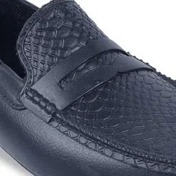 WALKWAY by Metro Men Textured Formal Loafers image 3