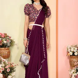 CATCHY FOREVER Striped Poly Georgette Saree image 4