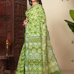 Crochetin Batik Printed Saree image 4