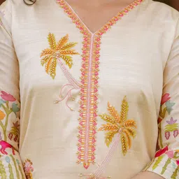 Navlik Floral Embroidered V-Neck Thread Work Kurta With Trousers And Dupatta image 5