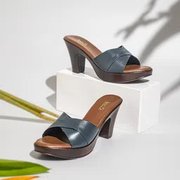Inc 5 Party Block Sandals with Bows-picture-32
