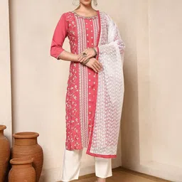 DIVASTRI Floral Embroidered Round Neck Beads And Stones Kurta With Trousers & Dupatta-picture-23