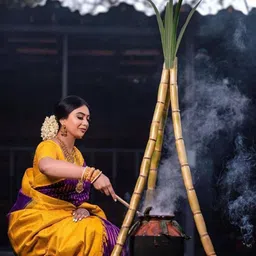 ZILVIRA Woven Design Zari Banarasi Saree image 4