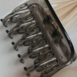 DIVASTRI Women Set of 2 Transparent Glossy Finish Hair Claw Clips Neutral Tones image 2