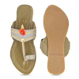 House of Pataudi Women Leather One Toe Kolhapuri Flats image 2