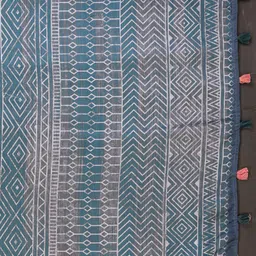 PAMPER YOURSELF Silk Blend Saree image 5