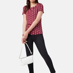 Honey by Pantaloons Round Neck Conversational Printed Cotton T-shirt image 5