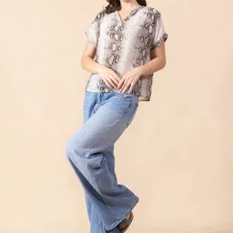 Masami Women's Poly Georgette Animal Print White Top image 4