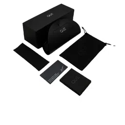 QUE UNIVERSE Unisex Black Lens & Black Aviator Sunglasses with image 2