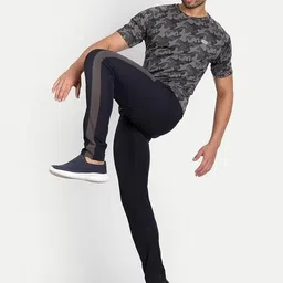 PERF Men T-shirt image 3