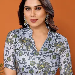 AMRUTKALA SAREES Striped Leheriya Saree image 5