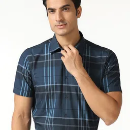 Blackberrys Slim Fit Tartan Checks Checked Printed Spread Collar Shirt image 2