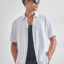 HIGHLANDER Men Oversized Fit Vertical Striped Spread Collar Casual Shirt-picture-14