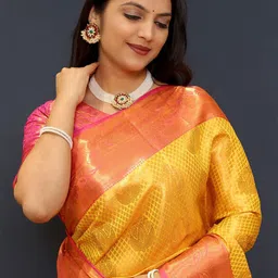 VILLAGIUS Woven Design Zari Kanjeevaram Saree image 4