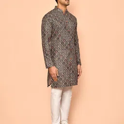 Arihant Rai Sinha Men Geometric Printed Thread Work Kurta image 3