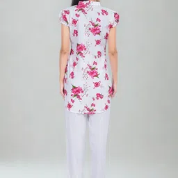 Mytrendzs Floral Printed Pure Cotton Kurti image 3